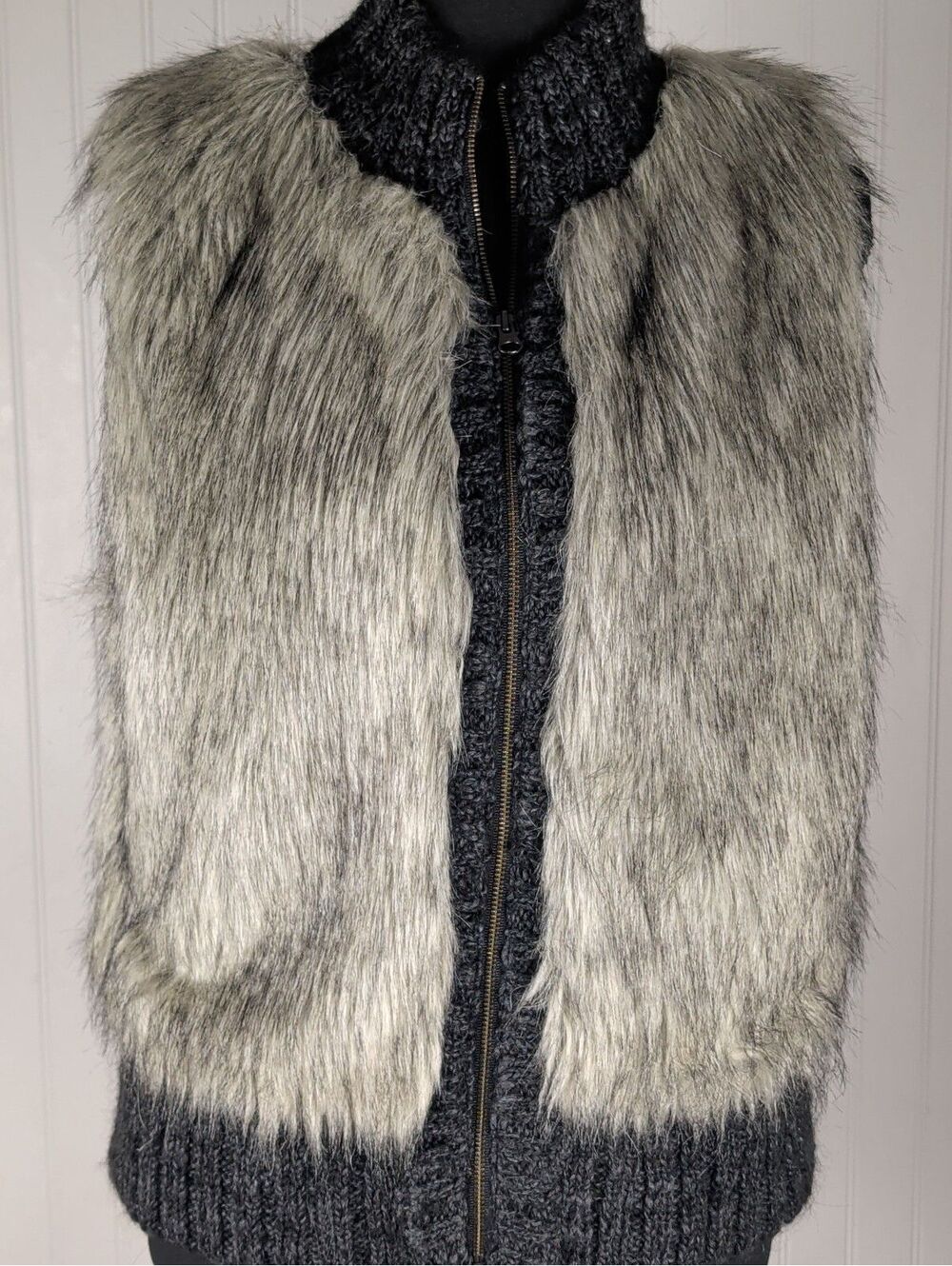 LOFT Gray Faux Fur Zip Front Sweater Vest Size M/L P
